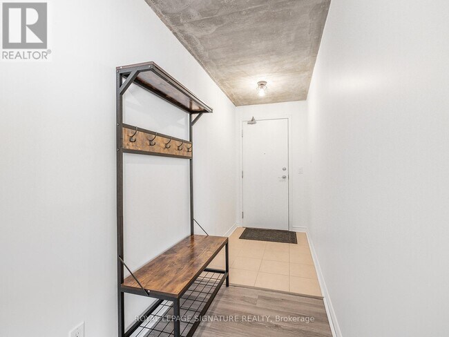 Photo du bâtiment - 17 Barberry Pl