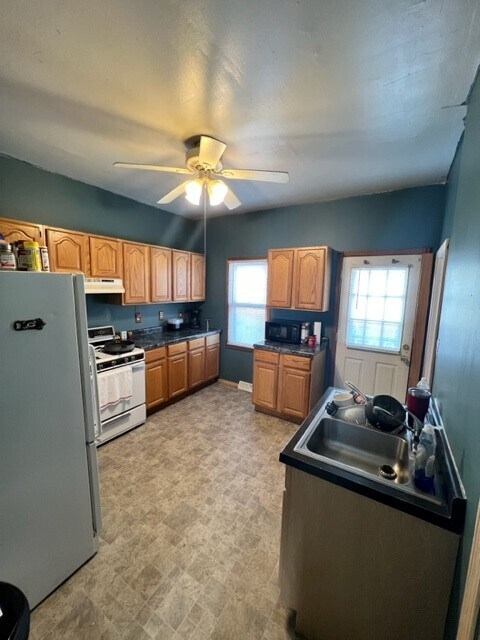 COCINA - 2629 Diehn Ave