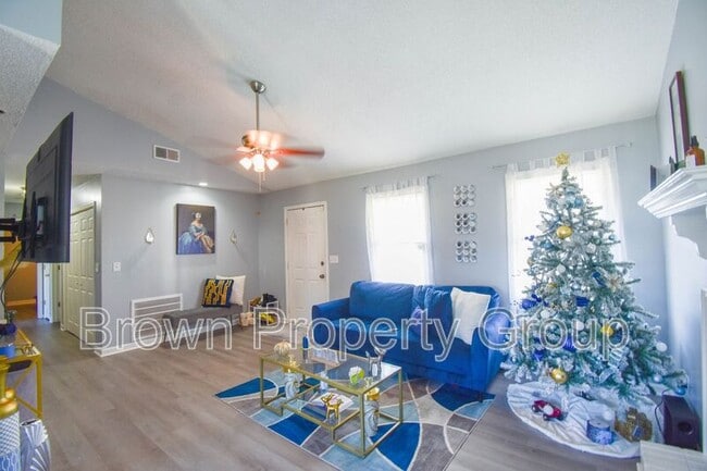 Foto del edificio - 5598 Windy Knoll Pl