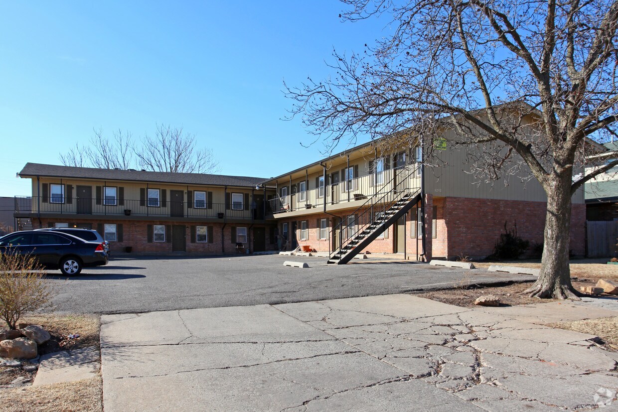 Foto principal - Lawndale Apartments