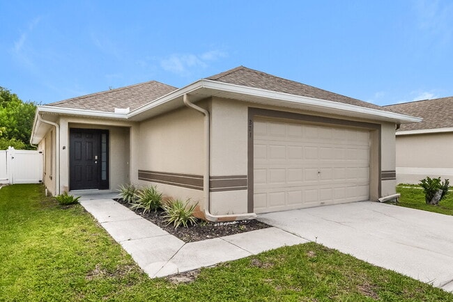 Building Photo - 221 Owenshire Cir