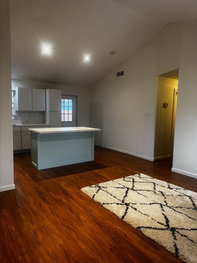 Foto del edificio - 1119 Barnes St