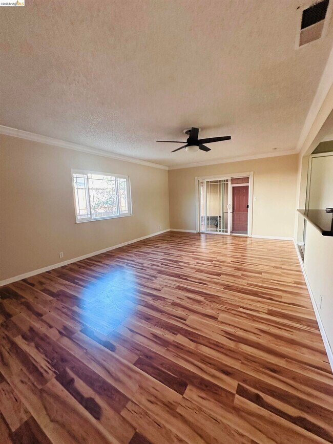 Foto del edificio - 1044 Agate Ave