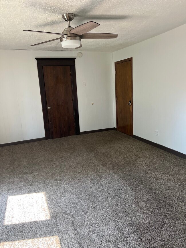 Foto del edificio - 115 E 9th St