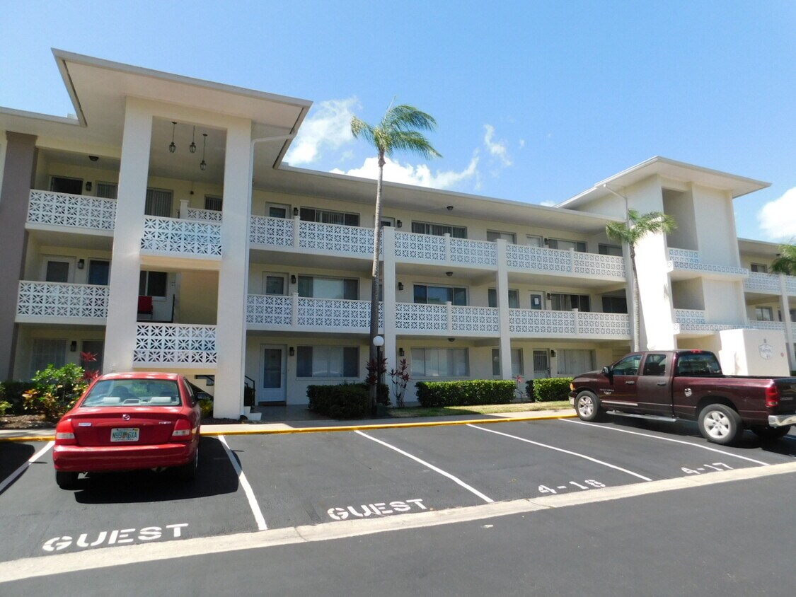 Foto principal - 1235 S Highland Ave
