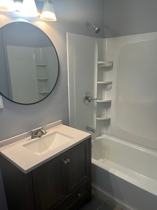 Foto del edificio - 5988 Greenfield Ave