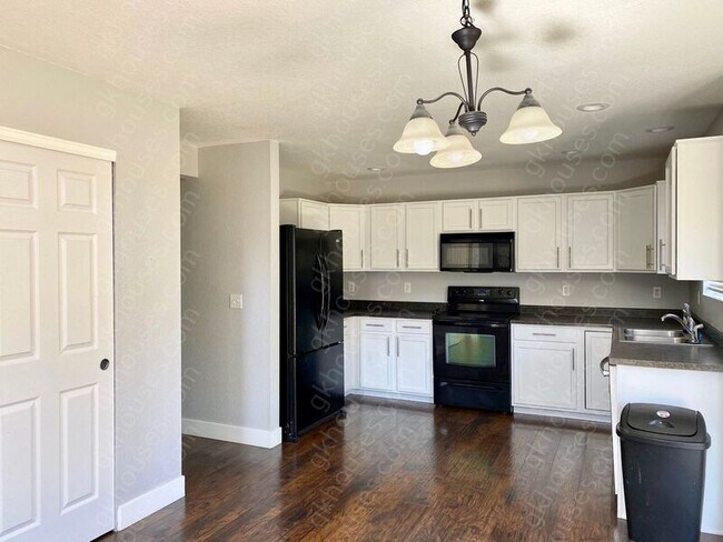 Foto del edificio - 4419 Mt Sneffels St