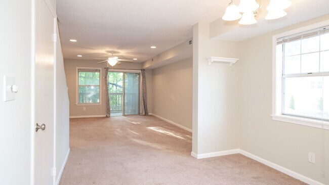 Foto del edificio - Fantastic Location! Chapel Hill 2 Bedroom ...