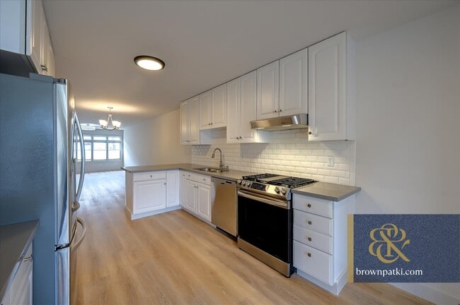 Building Photo - 162 Caselli Ave