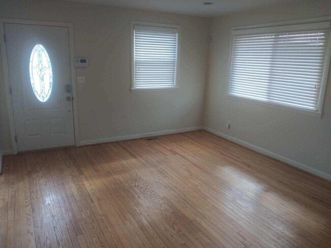Foto del edificio - 3218 Fairview Rd