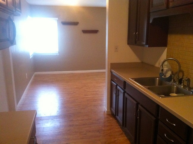 Building Photo - 133 Laguna St