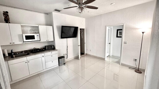 Foto del edificio - 9221 SW 72nd St