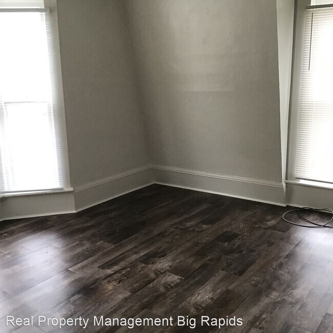 Building Photo - 6 br, 2 bath House - 303 South Michigan Ave