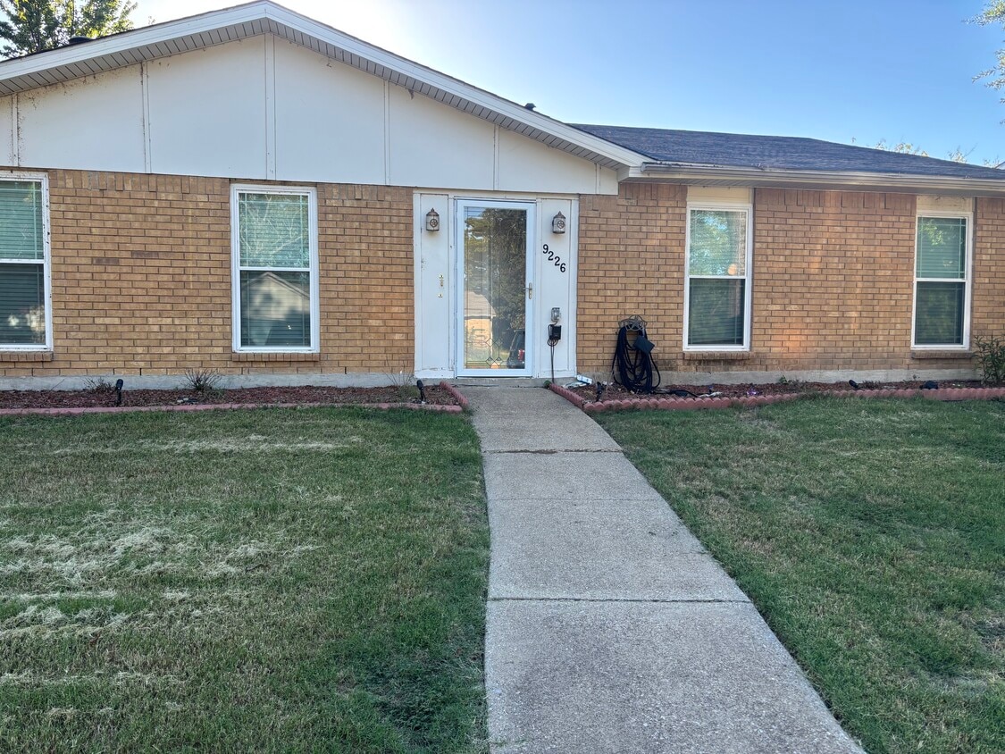 Primary Photo - 9226 Millwood Dr