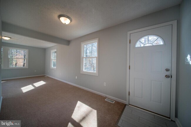 Building Photo - 27040 Oxley Dr