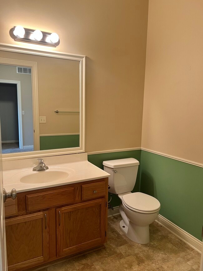 Building Photo - 1211 Turtle Creek Rd