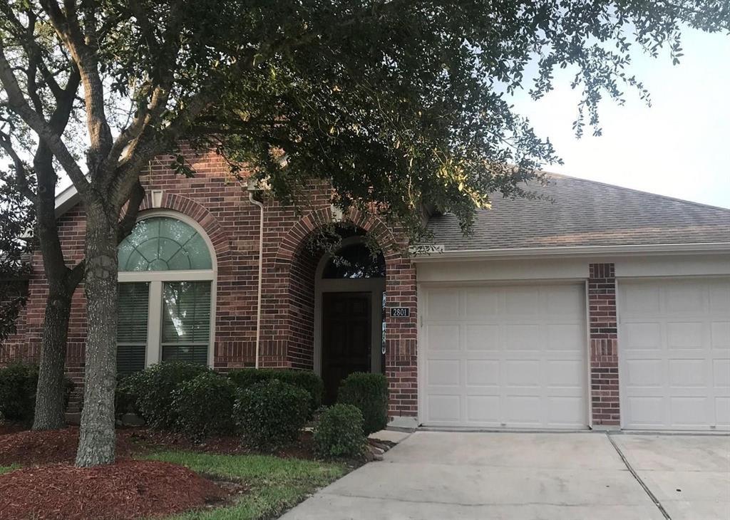 Foto principal - 2801 Enchanted Lake Dr