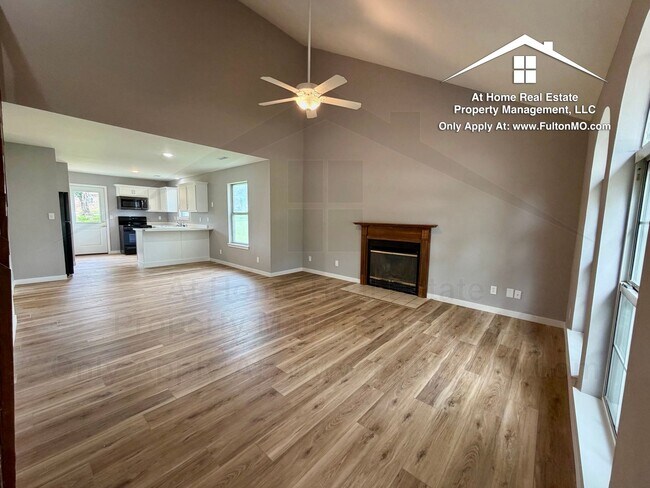 Foto del edificio - 2717 Mayflower Dr