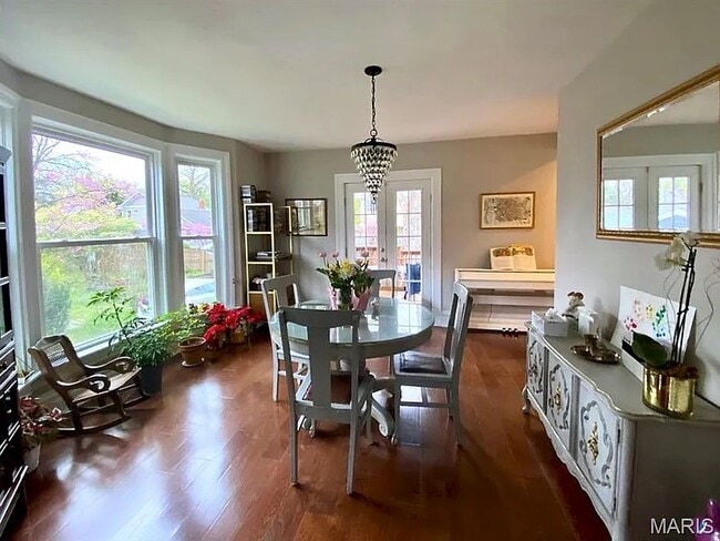 Building Photo - 439 Alma Ave