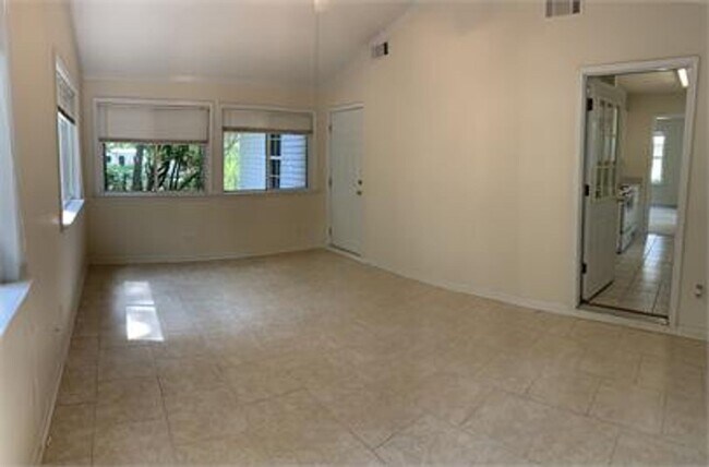 Building Photo - 1437 Alpine Dr