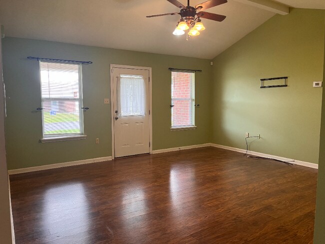 Foto del edificio - 1705 Briarwood St