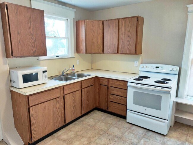 Photo - 209 Fair St House