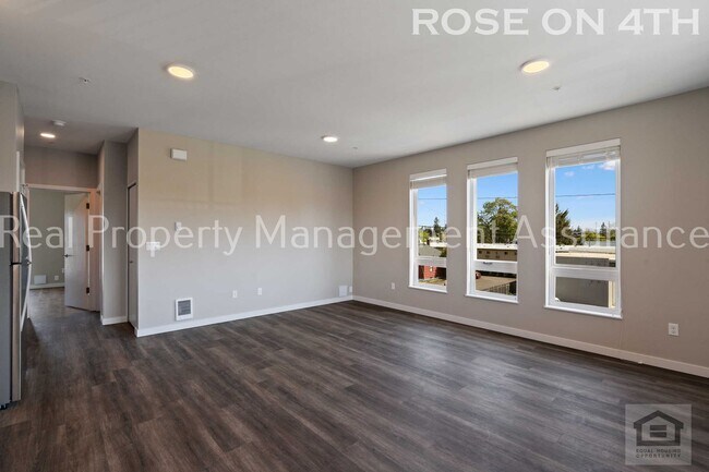 Building Photo - Brand New 2BR/2BA Apartments in the Heart ...