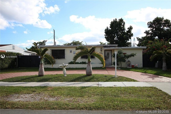 Foto del edificio - 6130 SW 17th St