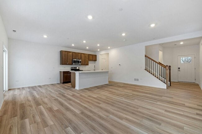 Building Photo - 16531 Golden Vly Ln