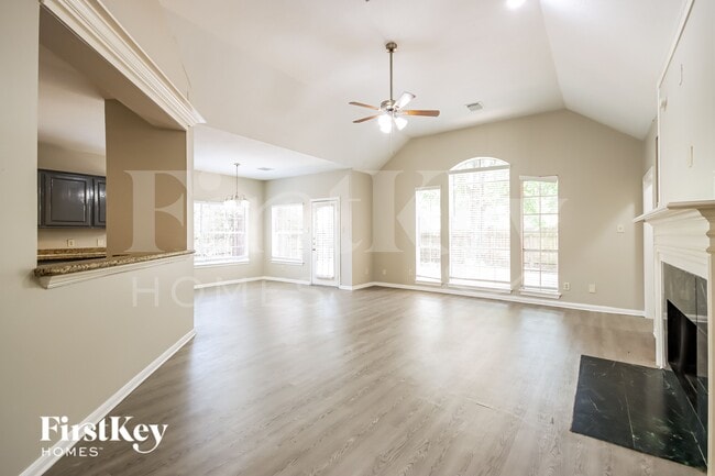 Building Photo - 4030 Echo Mountain Dr
