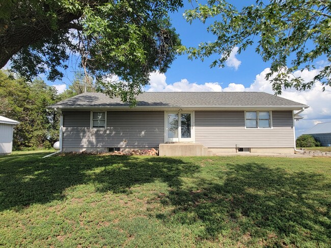 Building Photo - 4453 E Cedar Rd