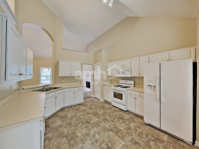 Foto del edificio - 5759 Newnan Cir