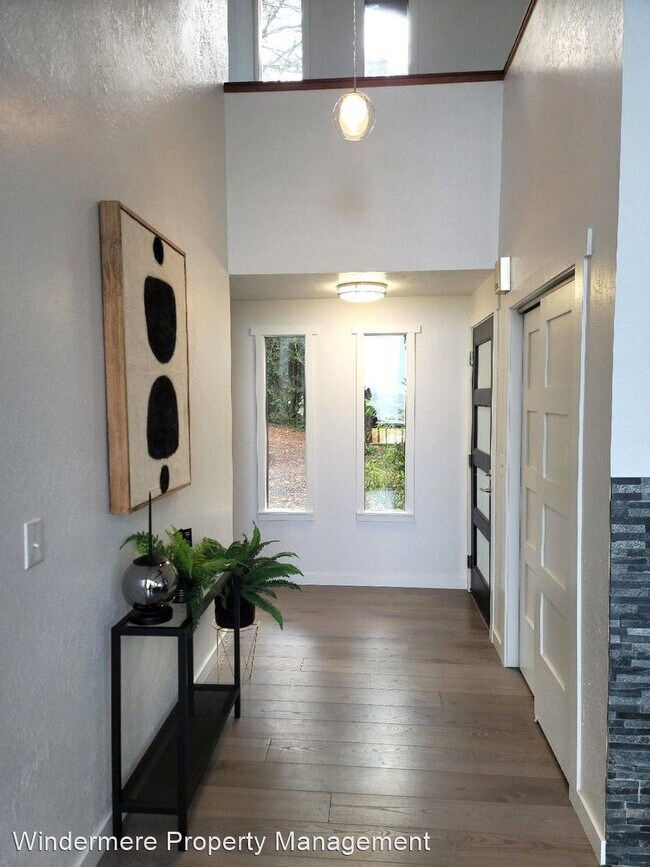 Building Photo - 3 br, 2 bath House - 5610 NE ADMIRALTY WAY