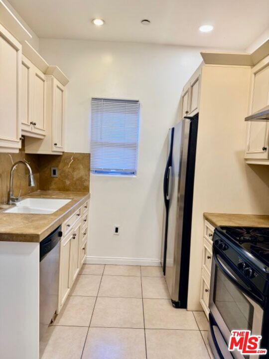 Foto del edificio - 917 N Sierra Bonita Ave