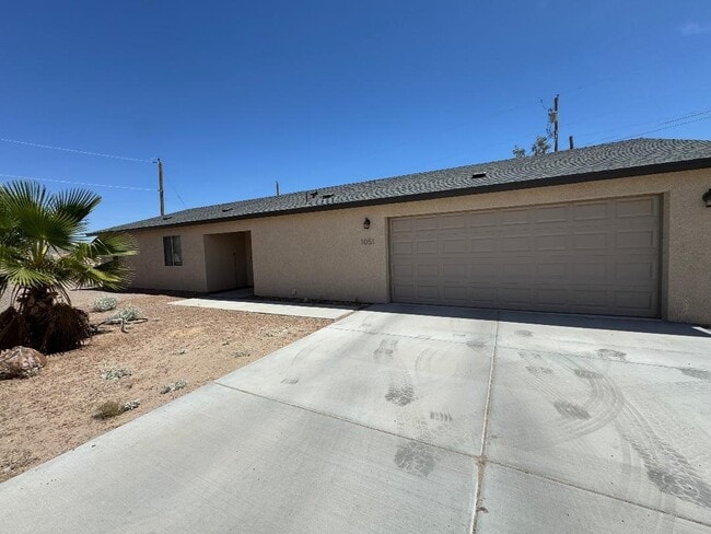 Building Photo - 1051 Fathom Dr