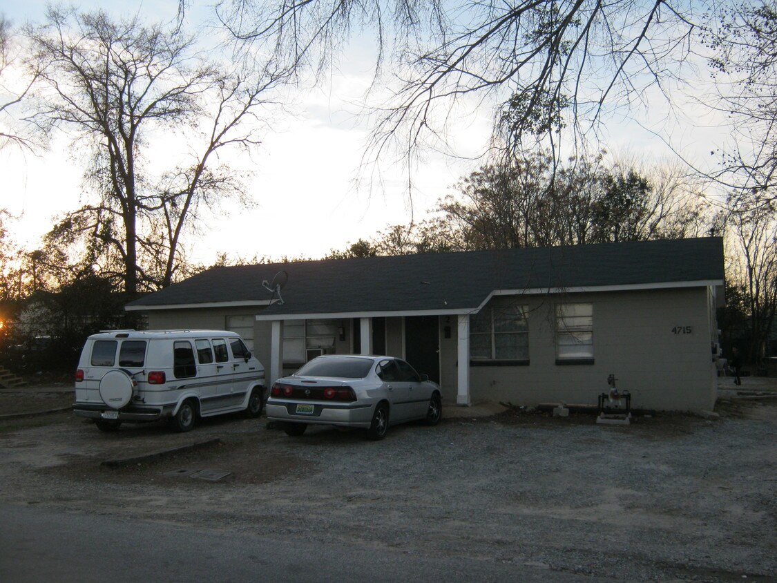 Foto principal - 4715-4719 13th Ave