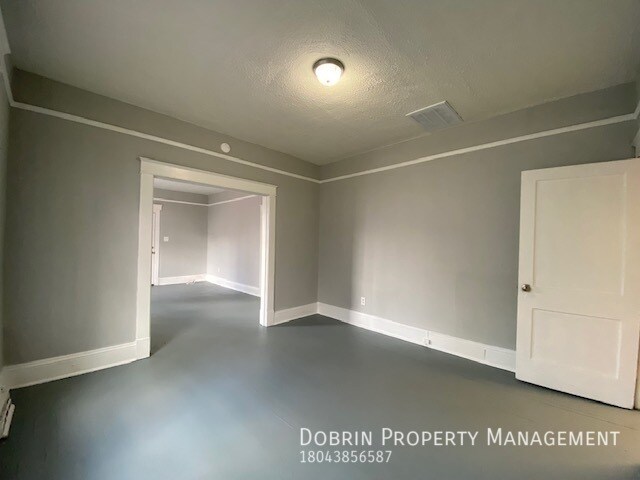 Foto del edificio - 2315 Royall Ave