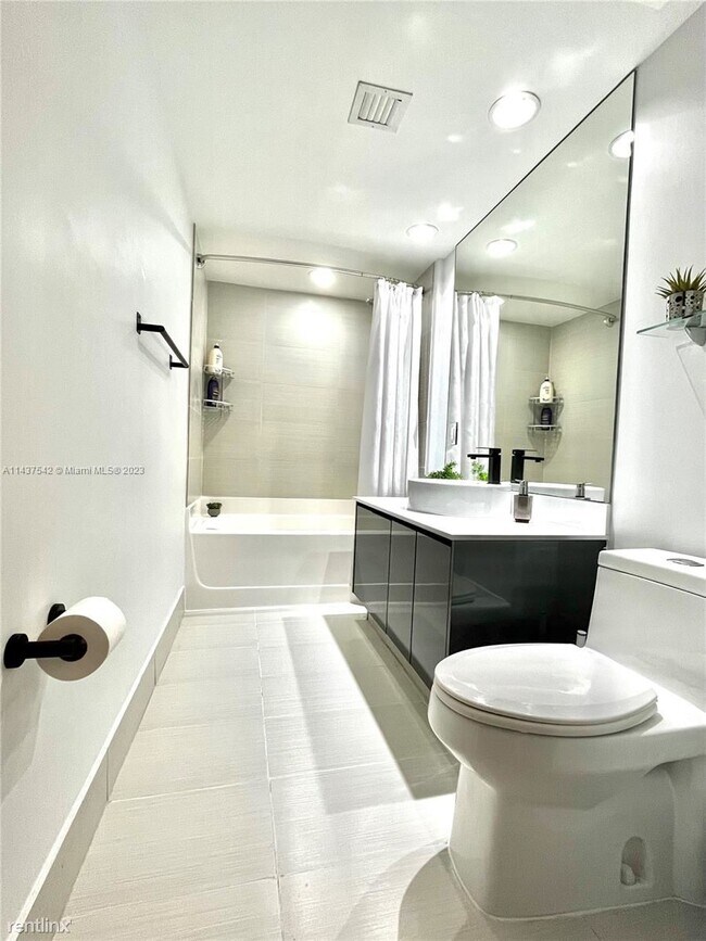 Foto del edificio - 2 br, 2 bath Condo - 31 SE 6th St