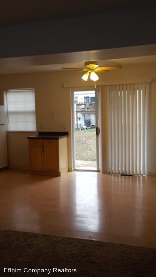 Foto del edificio - 2 br, 1 bath House - 97 Woodlake Ct. Unit E