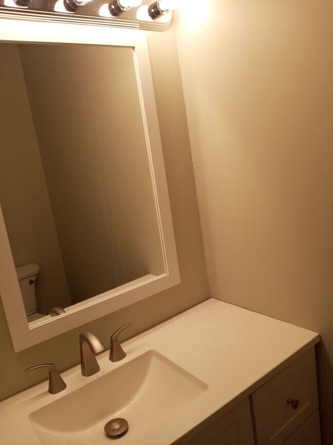 Foto del edificio - 2 bed 1.5 bath condo for rent