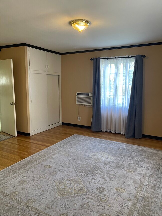 Foto del edificio - 1431 1/2 N Allen Ave