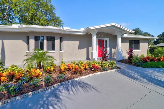Building Photo - 1380 S Duncan Ave