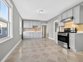 Building Photo - 53 Armandine St