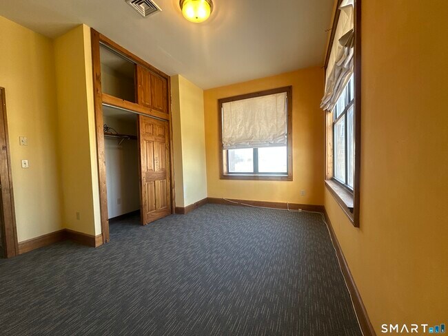 Building Photo - 136 McKinley Ave