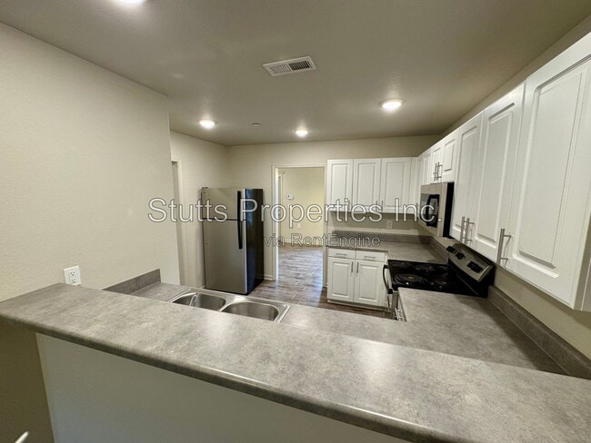 Building Photo - 201 Spindle Ct
