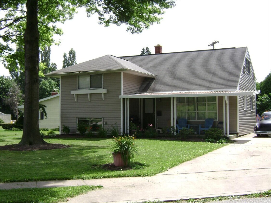 Primary Photo - Single Family in Fireside Available Now