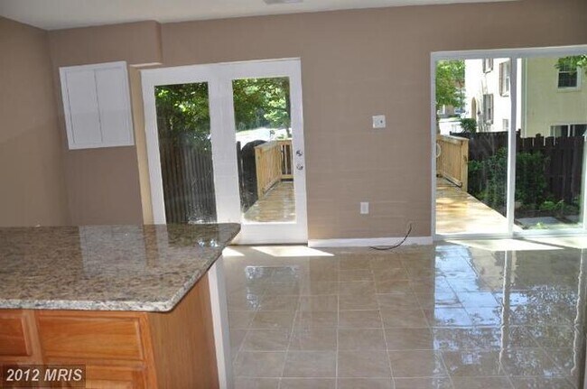 Entrada desde el patio trasero - 3378 Whipple Ct