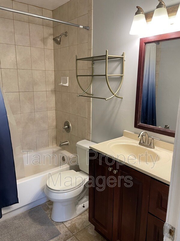 Foto del edificio - 9015 Westchester Cir