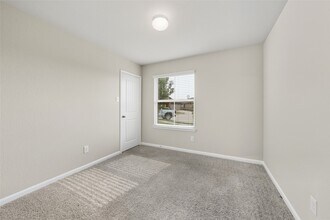 Building Photo - 29606 Foliage Ln