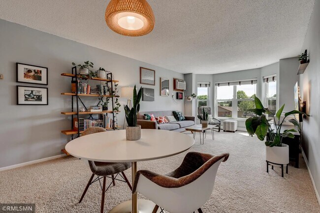 Foto del edificio - 720 3rd Ave NE